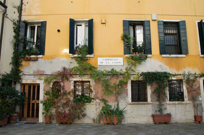 Una deliziosa facciata veneziana